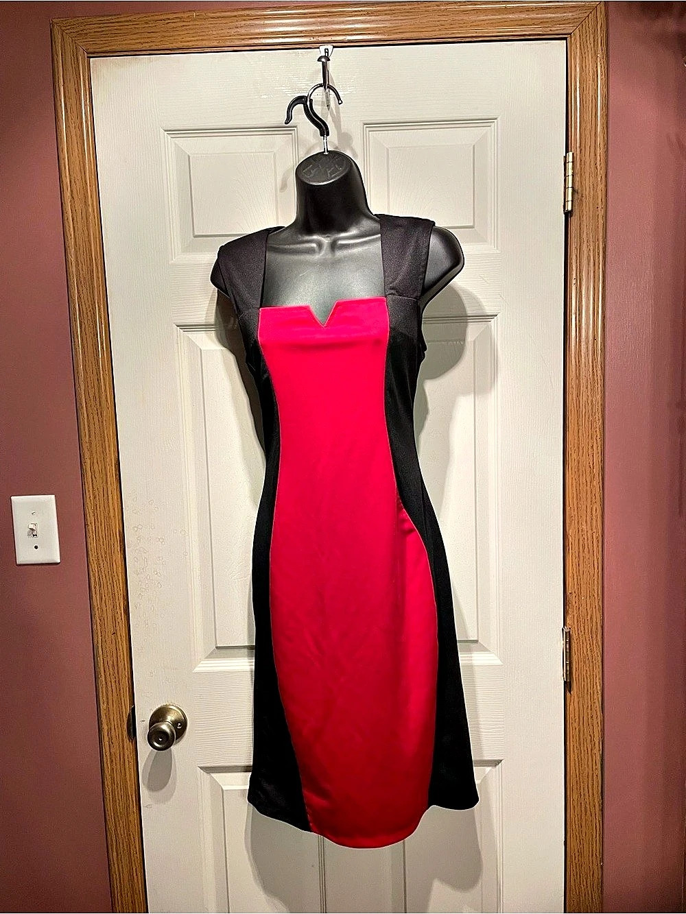 Mike's Midi Dress in Black & red Size Large Like New